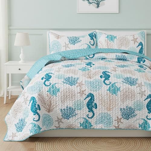 Soul & Lane Beach Quilt Set – Queen and 2 Shams, Coastal Bedding and Ocean Themed Quilt with Seahorse Starfish Design, Lightweight Beach Bedspread, Quilted Nautical Comforter Set, Coastal Beauty