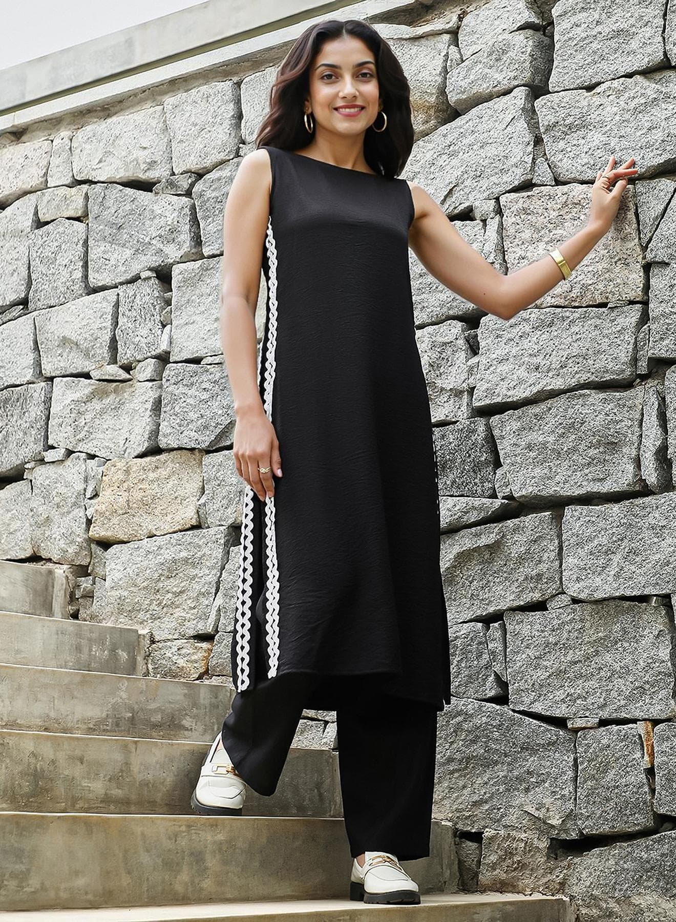 Women's Raven Black Contrast Swirl Kurta Set