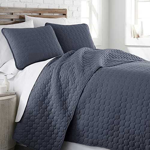 Southshore Fine Living Inc Oversized Quilts for King Bed Lightweight Quilt Bedding Set Soft Coverlet 3Piece Bedspread Set with Two Matching Quilted Pillow Shams CalKing Size Navy Blue