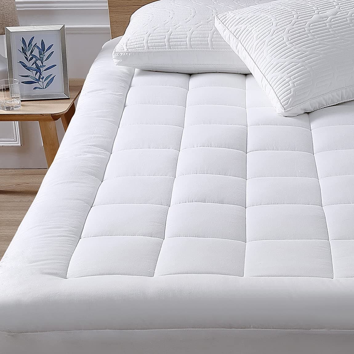 Twin XL Mattress Pad Cover Pillow Top with Stretches to 18 Deep Pocket Fits Up to 821 Cooling White Bed Topper Down Alternative Twin XL Size