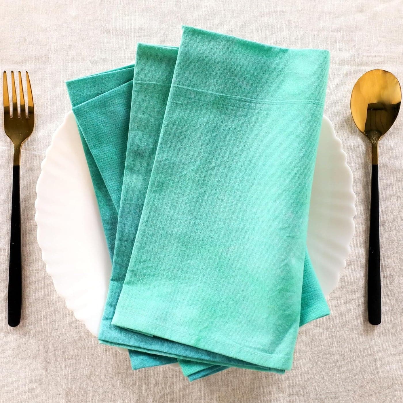 THE ART BOX Cloth Napkins 12 Pack 18x18 Inch Washable Reusable Cotton Dinner Table Napkins with Hemmed Edges for Thanksgiving Gifts Restaurants Weddings Events and Parties Mint Green