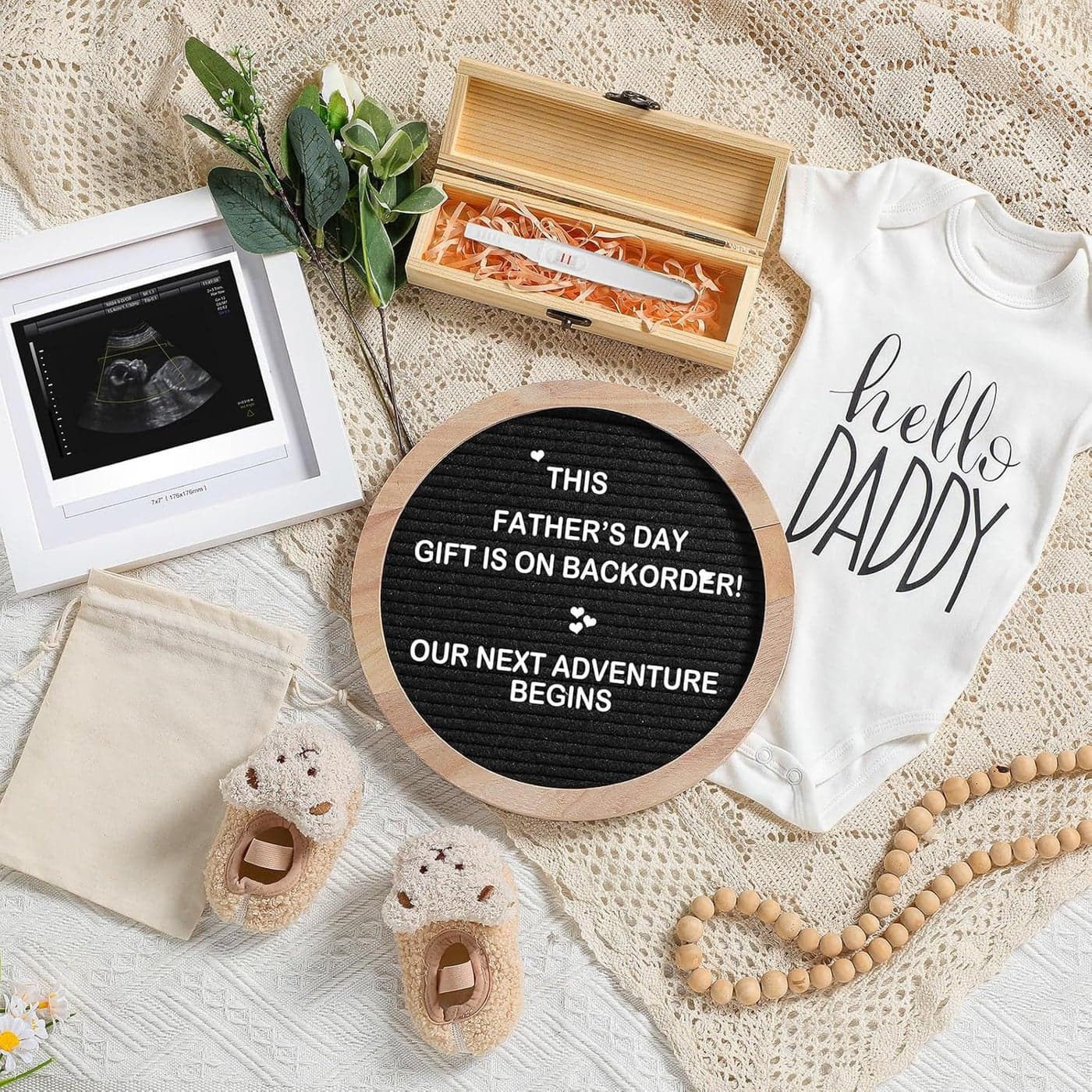 5 Pcs Surprise Pregnancy Announcements for Dad Felt Letter Board Kit Hello Daddy Baby Bodysuit Pregnancy Announcement Box Photo Frame Baby Shoes Baby Gift Sets for Husband Partner
