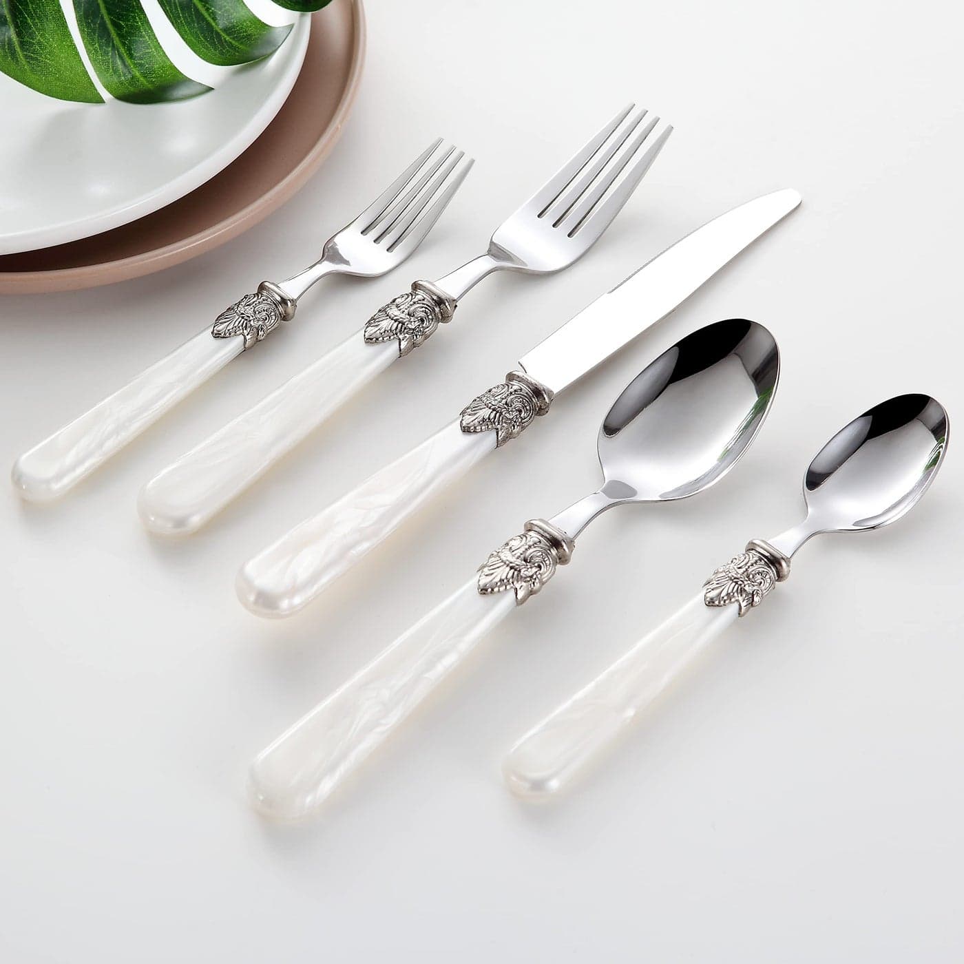 CATHYLIN 20piece 1810 Stainless Steel Vintage Flatware set With White HandleSliverware set Service for 4Dishwasher safe 20 Pearl White