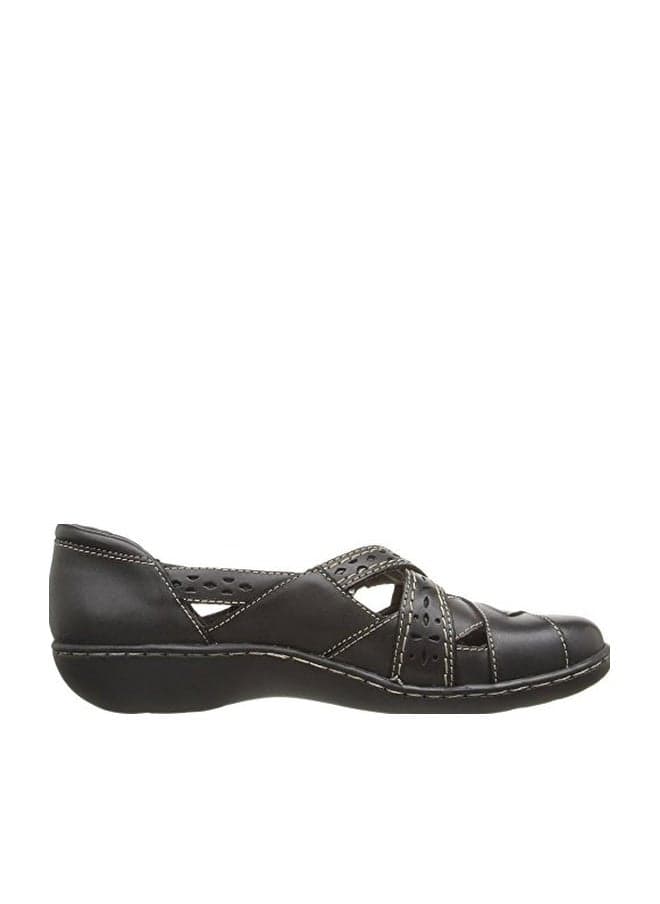 Clarks Women's Ashland Spin Q Slip-On Loafer, Black, 7 Wide