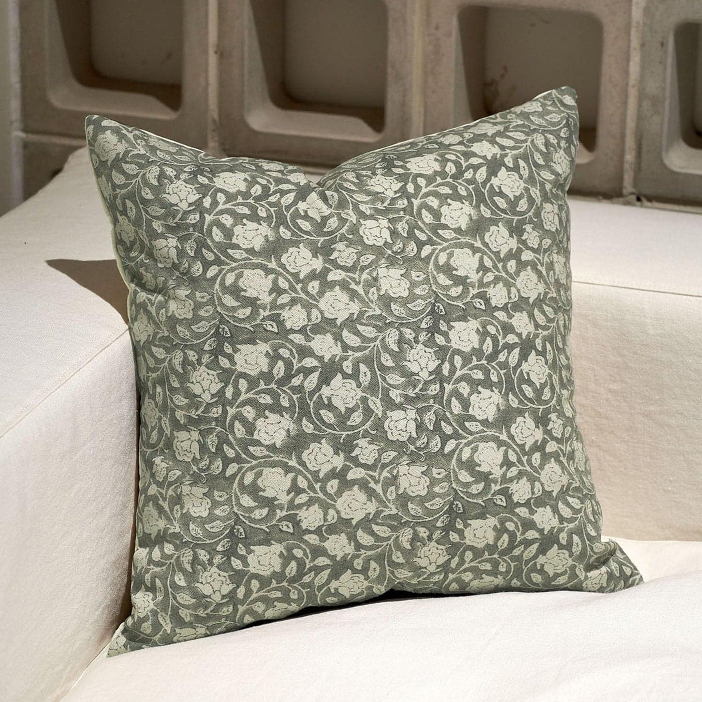 DOMVITUS Floral Pillow Covers 20x20 Throw Pillows for Couch Floral Print Pillow Cover Decorative Neutral Accent Throw Pillow Covers for Living Room 1PC Laurel Green