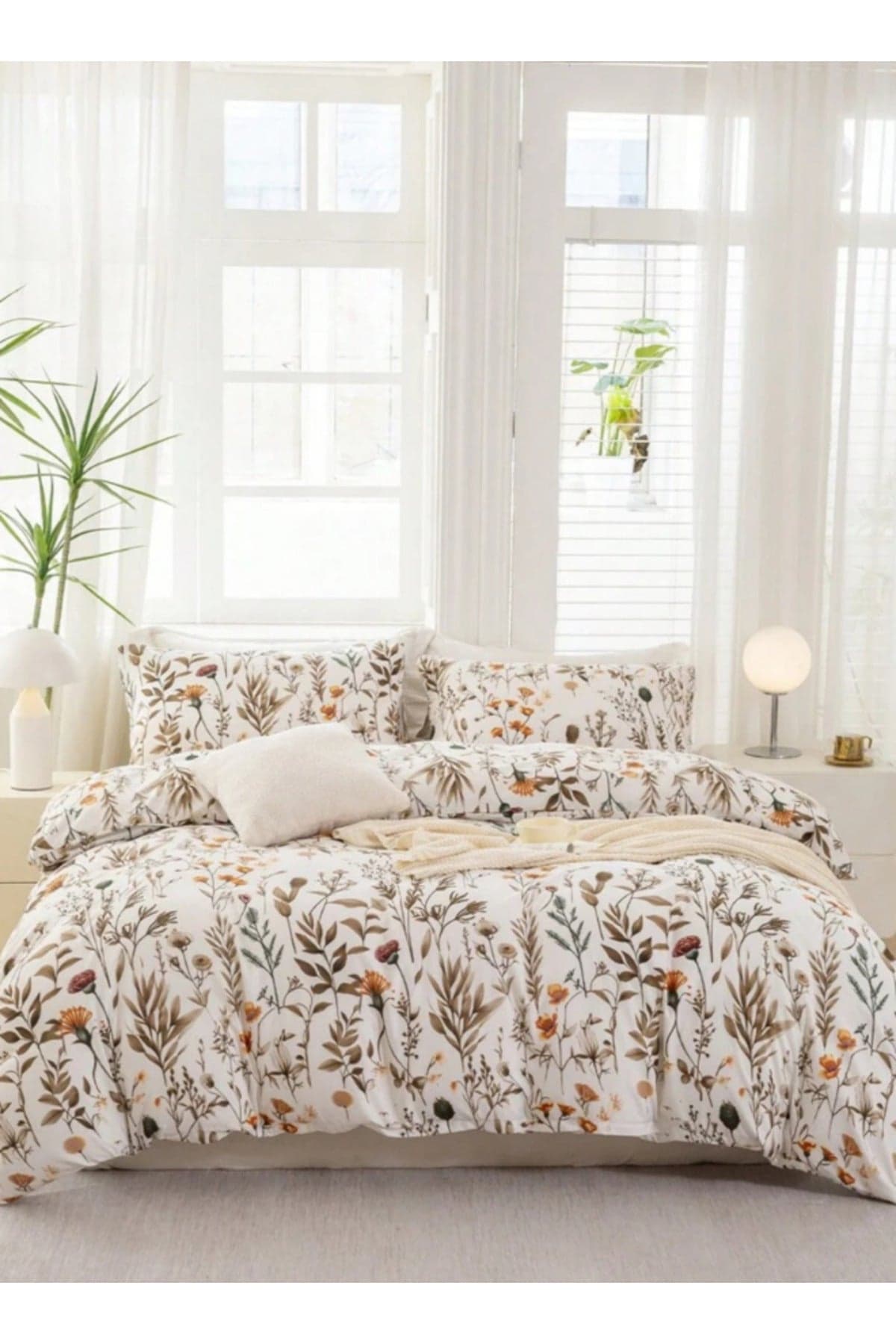 King size 6 pieces:1 Duvet cover - 220*240cm.; 1 Fitted sheet - 200*200cm+30cm.; 4 Pillow covers - 50*75cm. bedding set, featuring a beautiful orange and brown floral design.