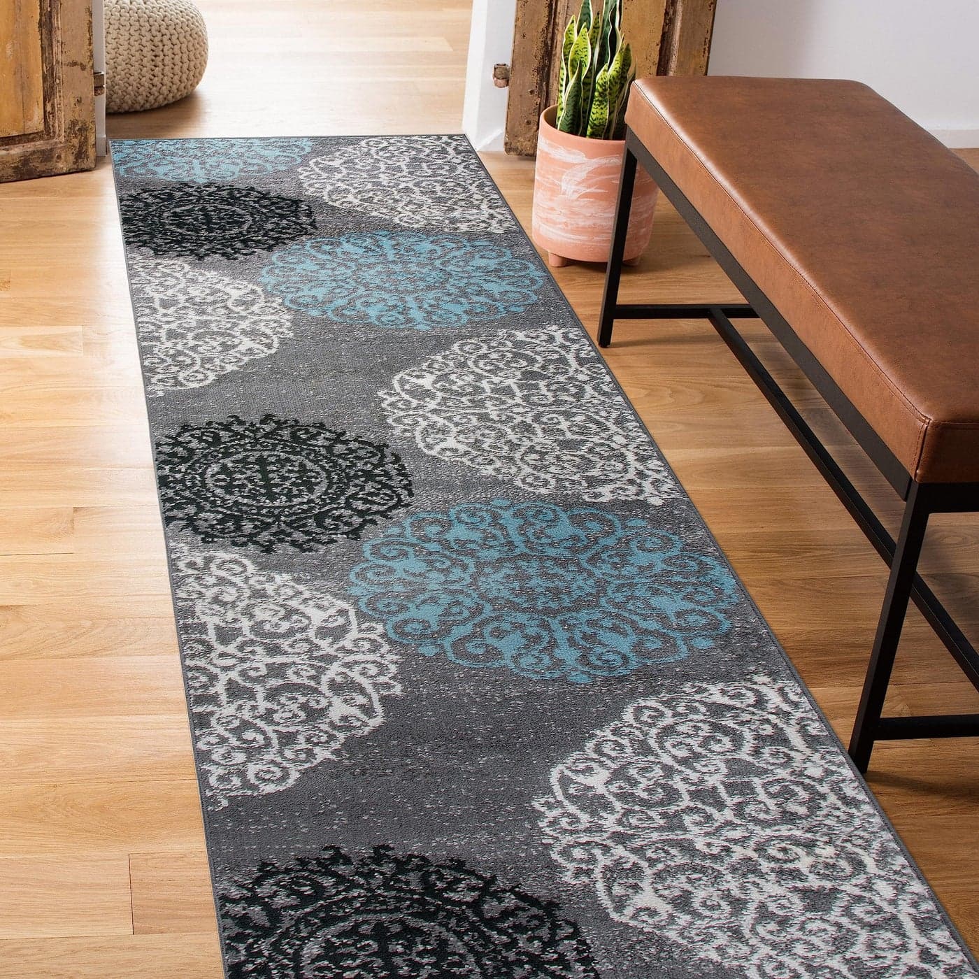 Rugshop Contemporary Modern Floral Perfect for high Traffic Areas of Your Living RoomBedroomHome OfficeKitchen Runner Rug 2 x 72 Gray