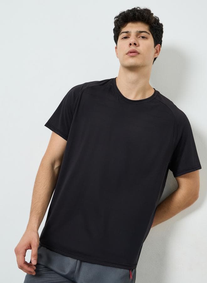 Men Raglan Sleeves Performance T-Shirt