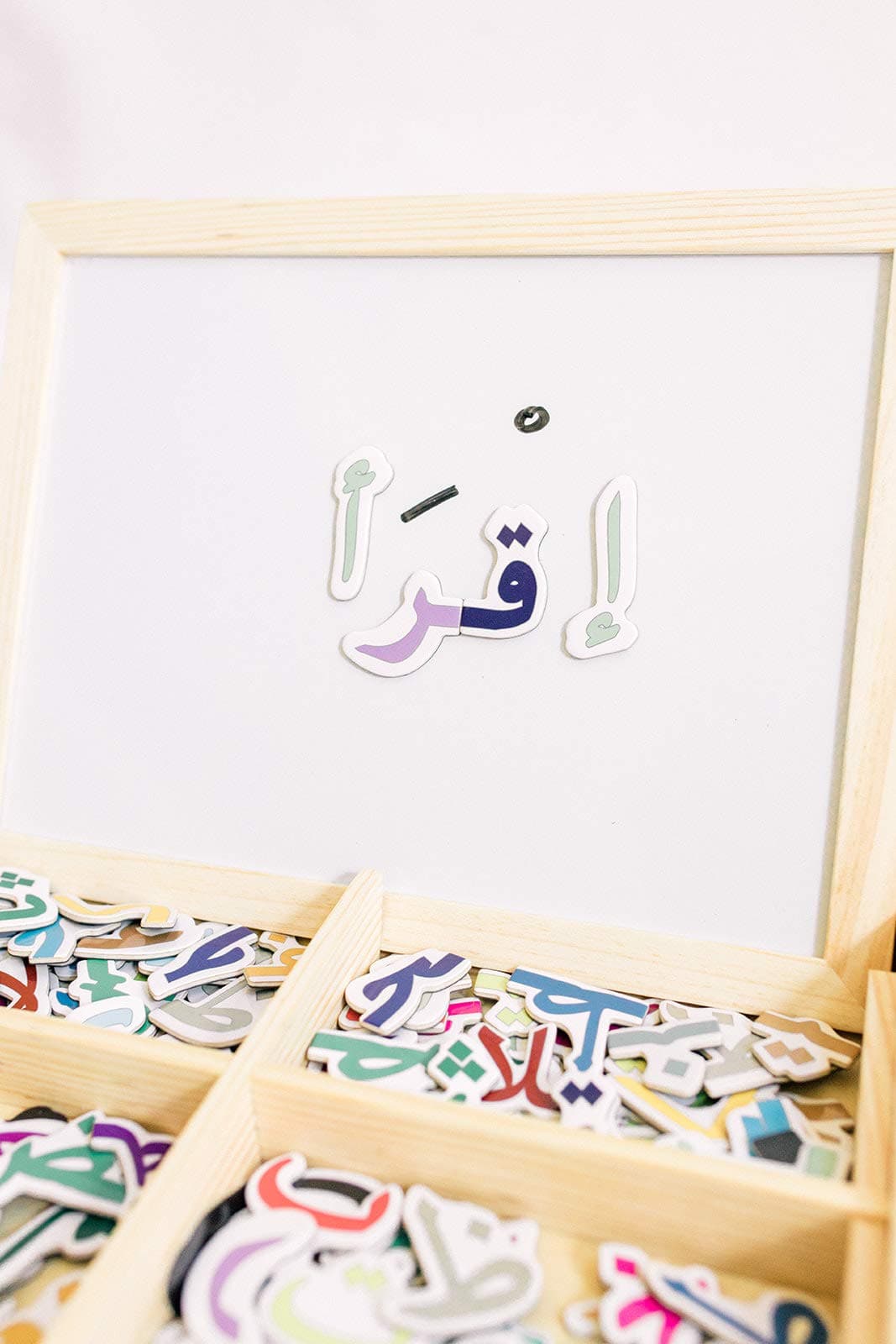 ILM Toolbox BuildAWord Magnetic Arabic Letter Alphabet Set for Kids 143 Wooden Arabic Letters in a Wooden Storage Box with Dry Erase Board